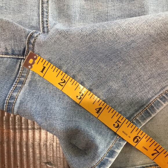 Lane Bryant Size 16 Signature Fit Mid Rise Embroidered Boyfriend Midi Short NICE - Picture 11 of 11